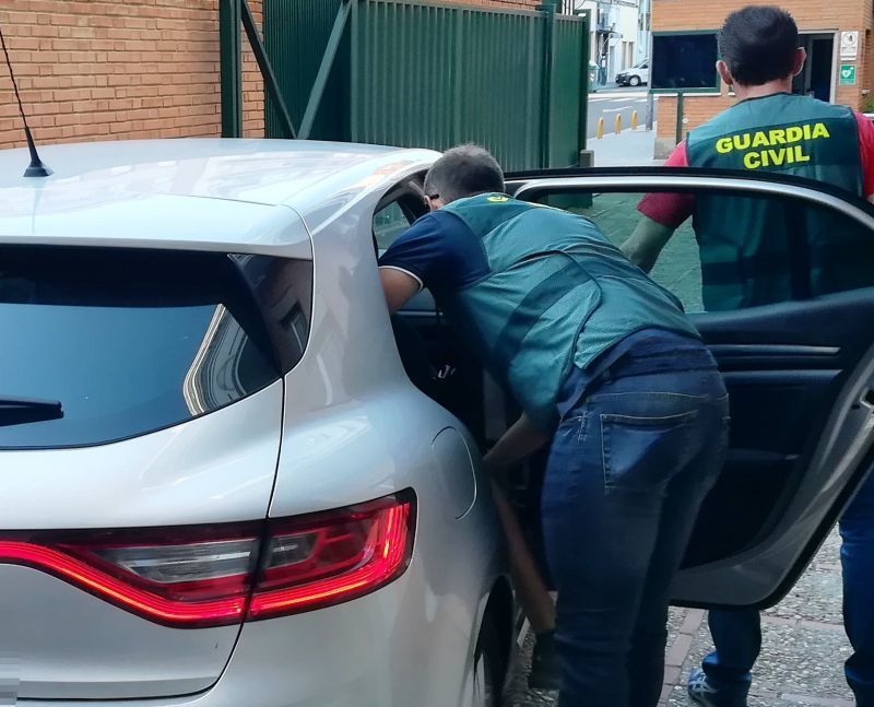 Detienen a los dos autores de robos en Roales y Villaralbo