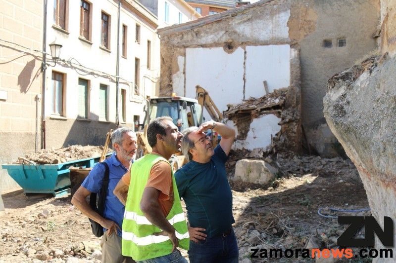 La muralla estrena nuevo tramo liberado en calle Mesones