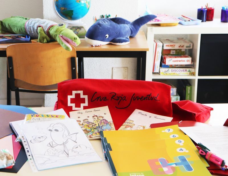 Cruz Roja entregará tarjetas SIM con datos móviles para el apoyo escolar de niños en dificultad social