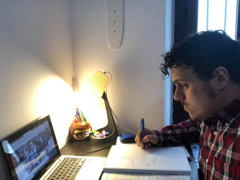 Tomás del Bien durante la videoconferencia. Imagen: Facebook Tomás del Bien