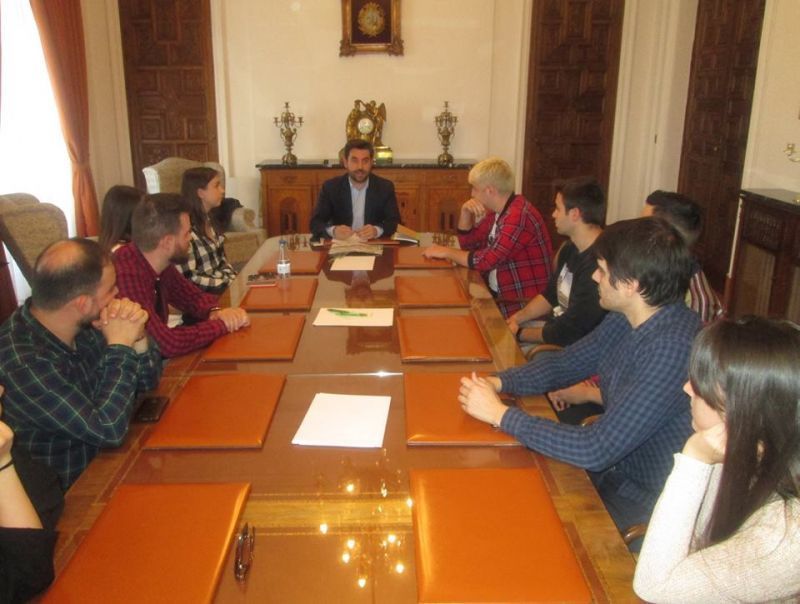 El Ayuntamiento suspende el "botellón" del Jueves Santo en San Martín para garantizar la seguridad