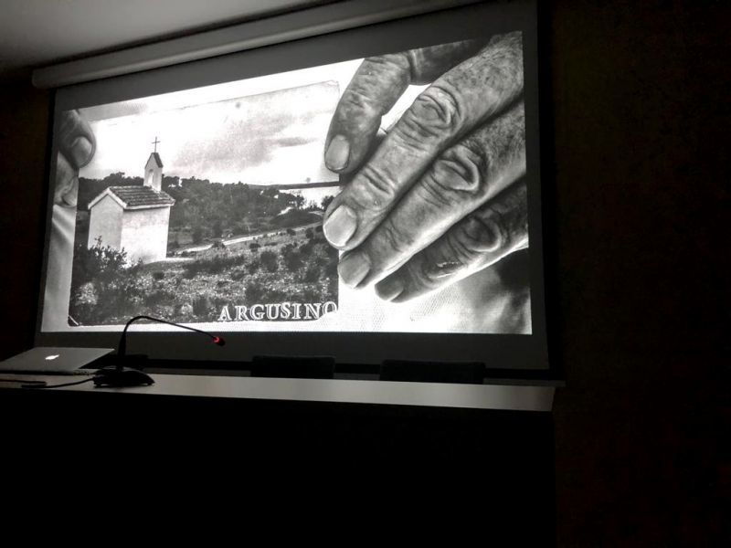 El documental "La entraña desnuda, Argusino al descubierto" llena el teatro Ramos Carrión de Zamora