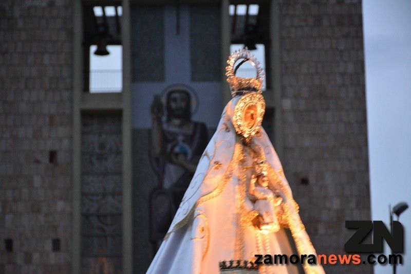 La Virgen de la peña Francia procesiona hasta su Ermita