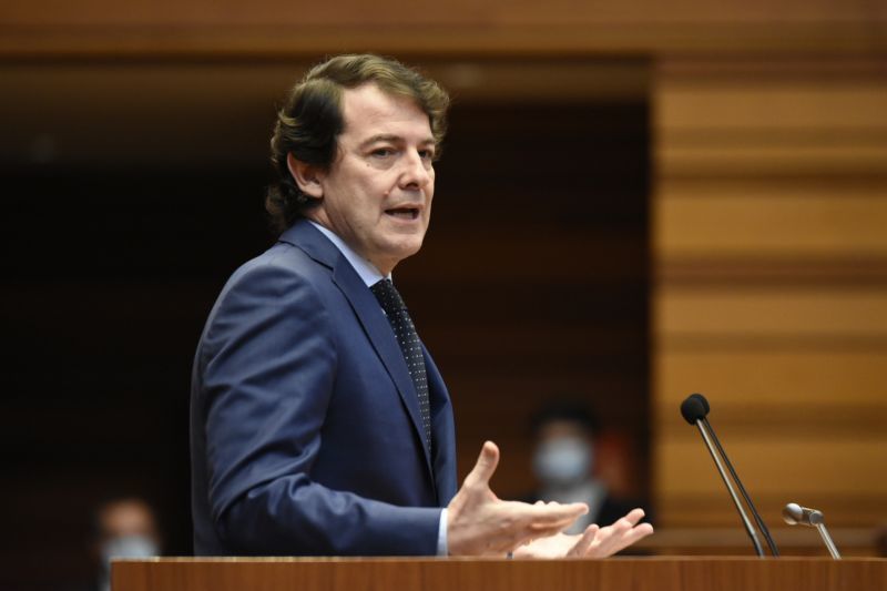 Mañueco anima a las universidades a aprovechar su capacidad de investigación y desarrollo científico y tecnológico a la hora de gestar proyectos que puedan beneficiarse del Fondo de Recuperación Europeo