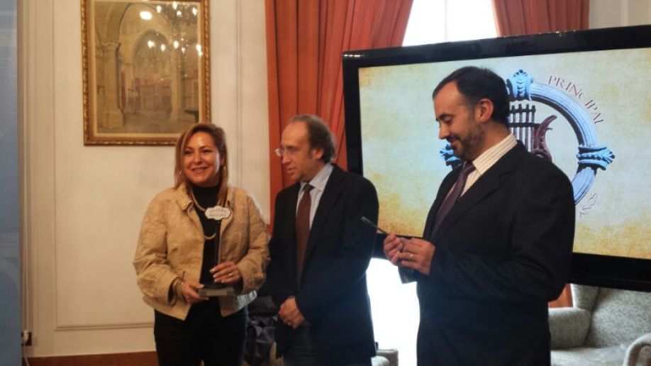 La alcaldesa, el director del teatro y el concejal de Cutura en la presentación del XXV aniversario del Teatro Principal