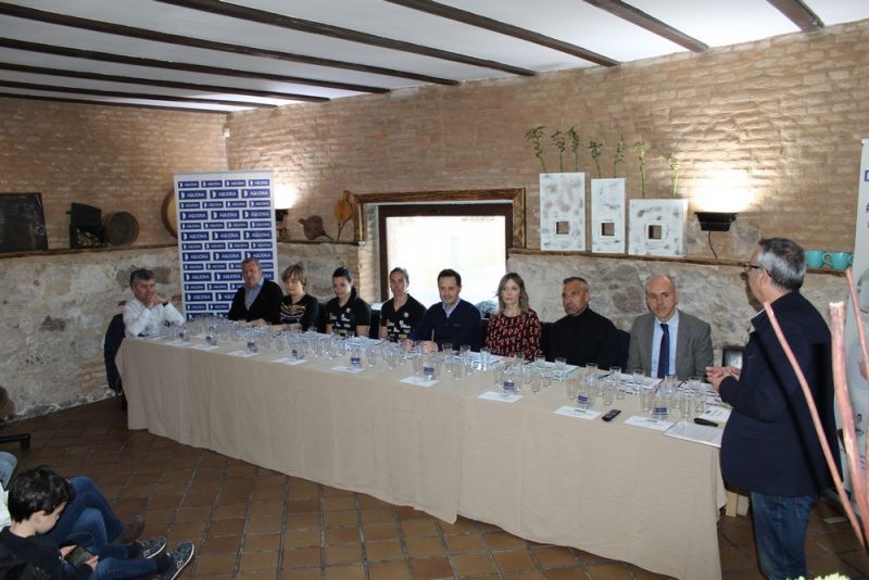 Aquona organiza una cata de agua de Zamora para poner en valor su calidad bajo el lema: "Un vaso del agua del grifo, por favor"