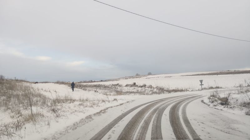 Aún cortadas dos carreteras por nieve en Zamora y más de 60 tramos con problemas y cadenas para transitar