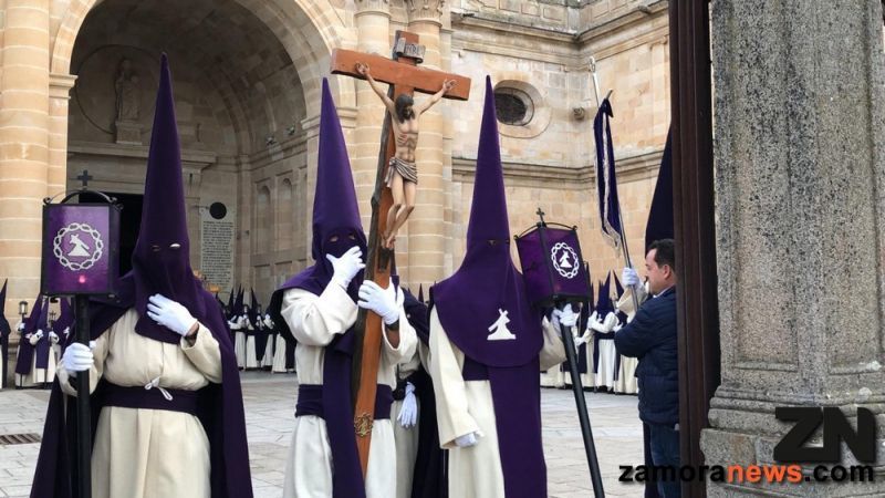 Siga en directo la transmisión de la procesión de la Cofradía de Jesús del Vía Crucis