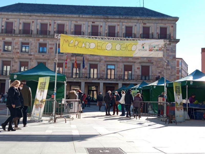El Mercado Ecológico vuelve a acercar a los zamoranos la compra sana y sostenible
