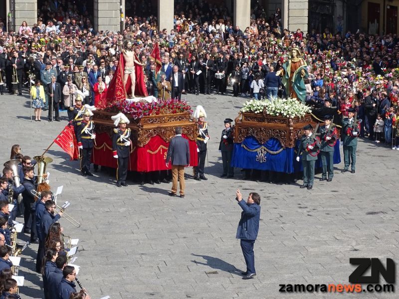 El Encuentro entre Jesús y la Virgen culmina la Semana Santa proclamando la vida
