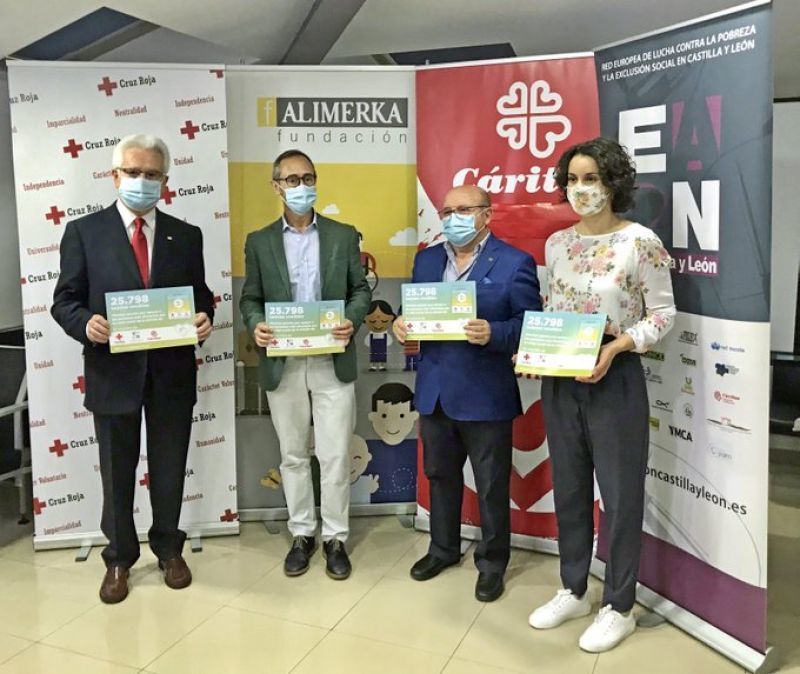 Cáritas, Cruz Roja y EAPN reciben la recaudación obtenida con la venta de la tarjeta solidaria de Alimerka