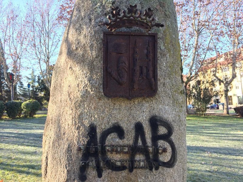 Nueva gamberrada con grafiti incluido en el parque de San Martín