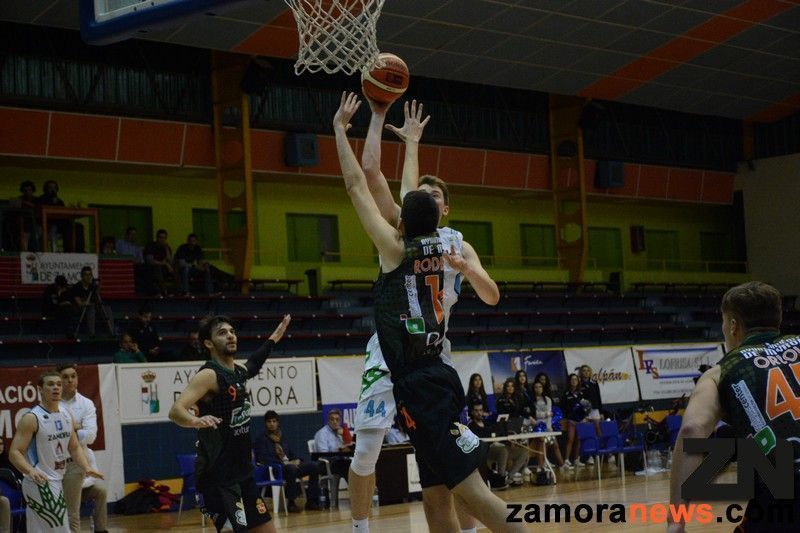 El CB Zamora vence a Aceitunas Fragata y espanta los demonios del final 80-77