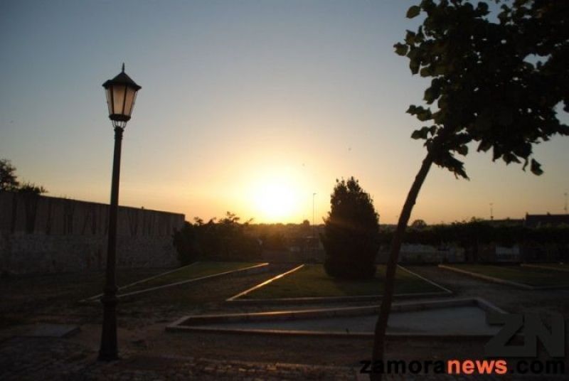 Viernes con cielos soleados y una temperatura que sigue cayendo hasta los 13ºC de máxima
