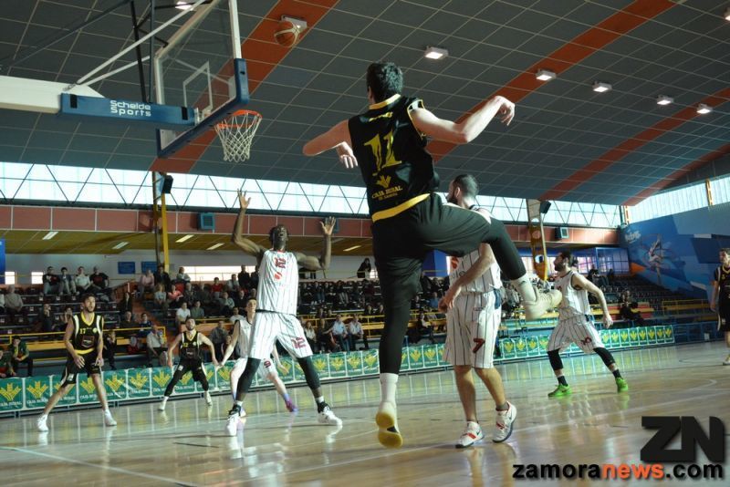 Innova Chef juega este domingo a las 17:00 horas en el Ángel Nieto para afianzar su posición como líder de cara al play off de ascenso