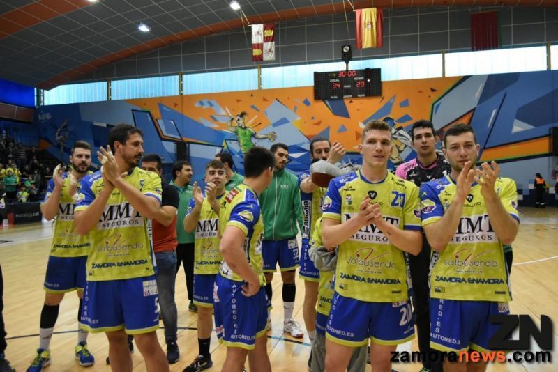 Los abonos para la fase de ascenso a ASOBAL en Sagunto ya están disponibles, el Balonmano Zamora se lamenta de no disponer de más abonos