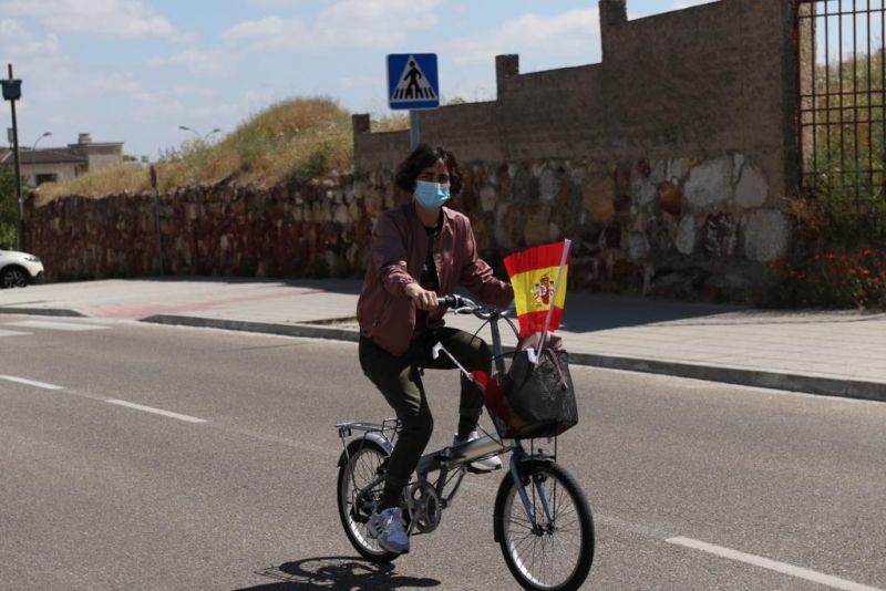 Un ciclista participa en la manifestación de Vox del sábado 23 de mayo | Foto Zamora News