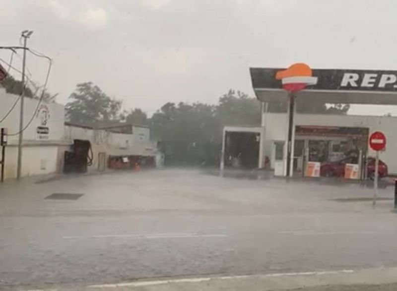 La tormenta de granizo y agua golpea Moraleja del Vino