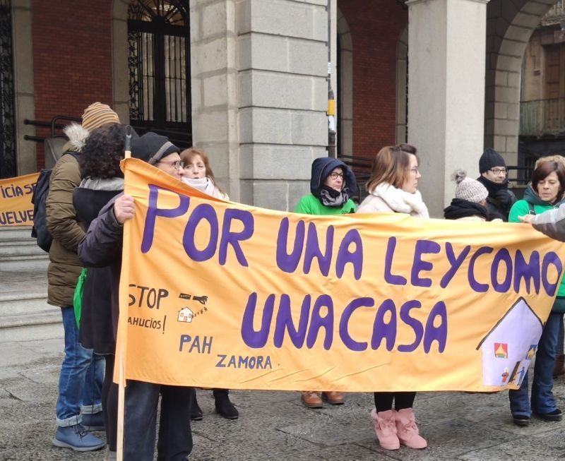 La PAH denuncia que el Ayuntamiento y la Junta "están siendo incapaces" de poner solución al caso de desahucio