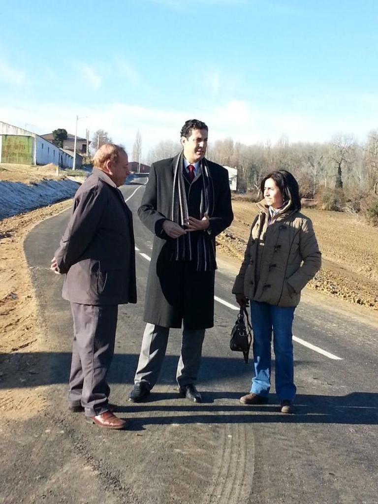 El delegado de la Junta anuncia la apertura al tráfico de la travesía de Cuelgamures