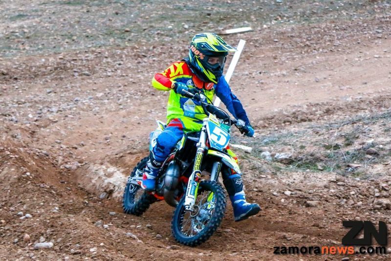 ADRIAN CARRERA se recupera y vuelve a la competición esta noche en el Campeonato de CyL de Super Cross