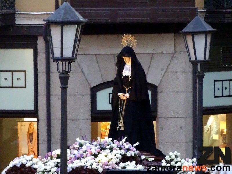 La Soledad, momentos de paso, entonación de la Salve