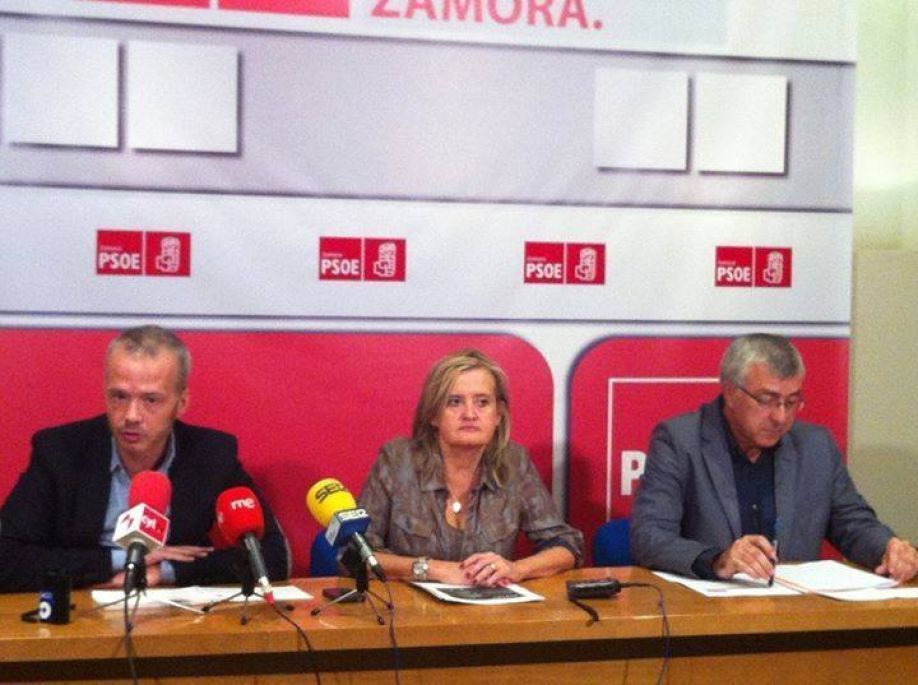 Mar Rominguera (en el centro), concejala del Ayuntamiento de Zamora