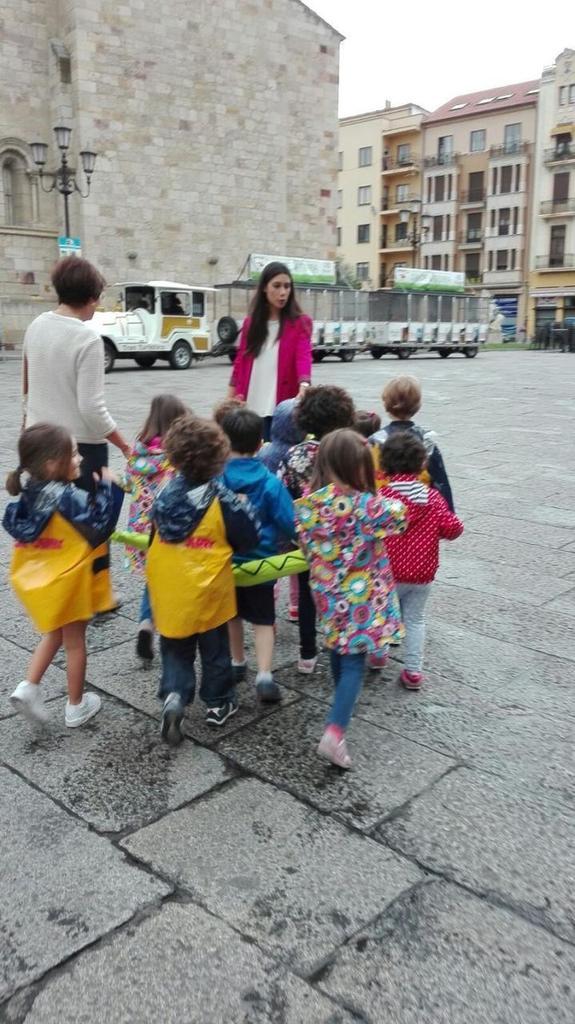 Los peques de la Guardería Peña Francia disfrutan en el tren turístico