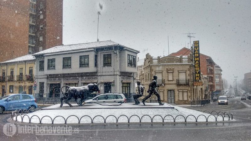 Nieva copiosamente en Benavente