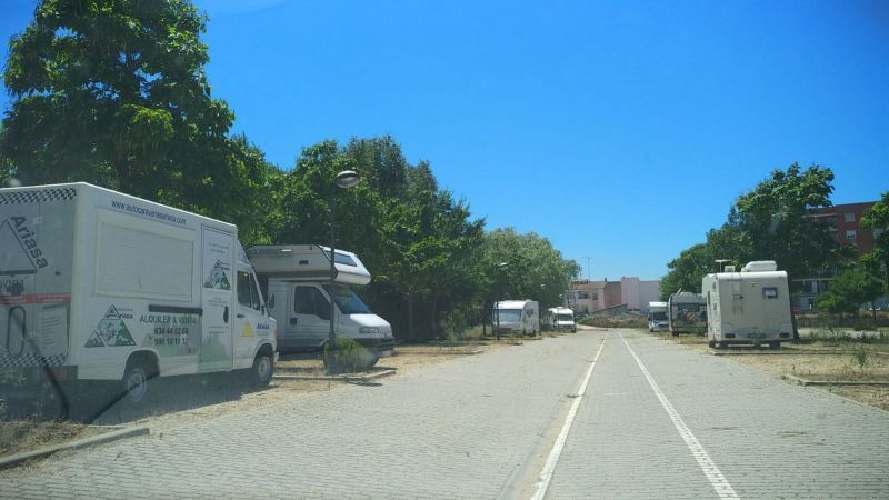 Las autocaravanas llegan poco a poco al parking de Valorio