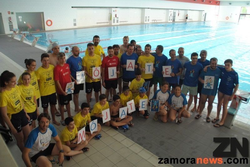 La Ciudad Deportiva acoge 'Un baño por la esclerosis múltiple' para luchar contra la enfermedad