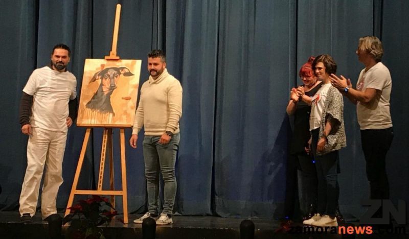 El Teatro Latorre de Toro acoge la Gala Las Mascotas no son Juguetes, todo un ejemplo de apoyo a la Asociación Toresana de Animales Abandonados