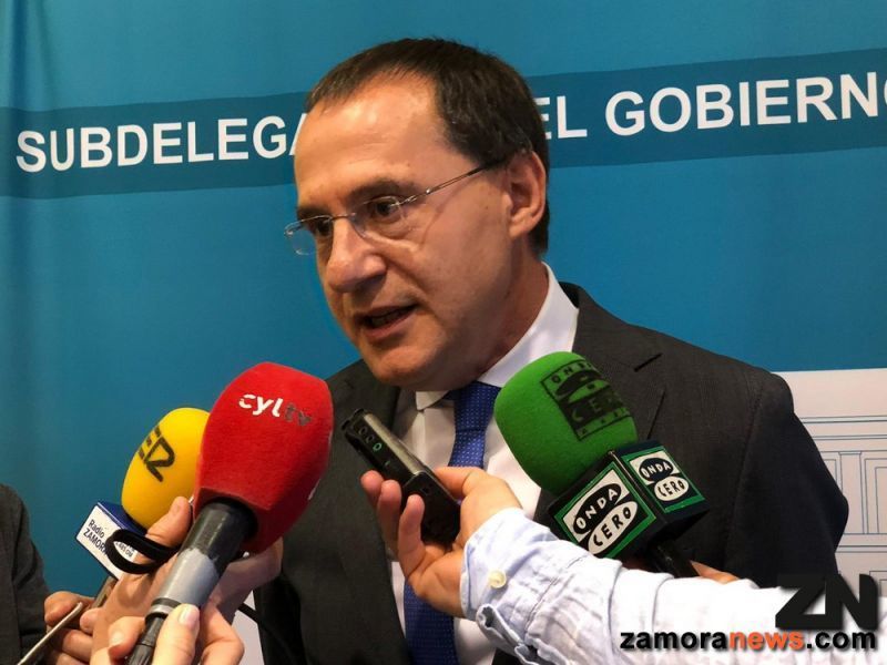 Cerca de 149.000 ciudadanos eligen 1.508 concejales en toda la provincia, otros 20.000 que lo harán por correo solo votarán a la Comunidad y al Parlamento Europeo