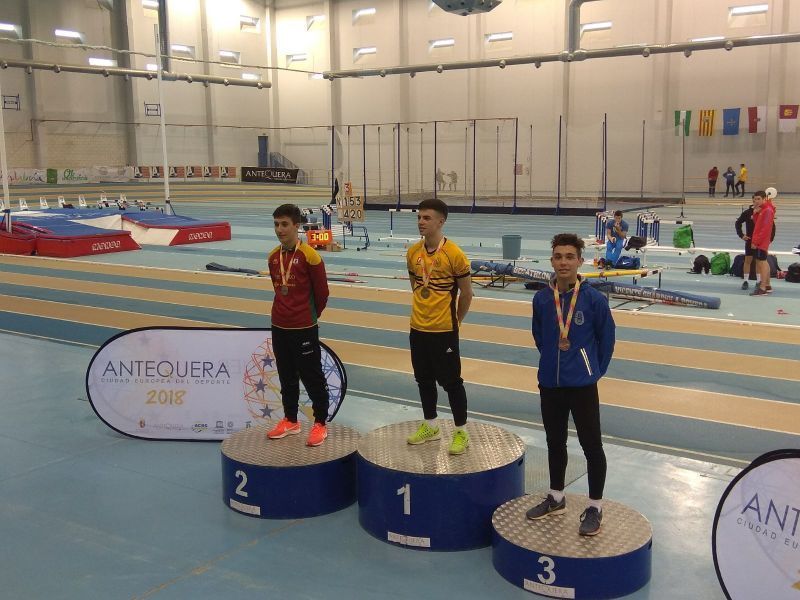 Óscar Matilla, subcampeón juvenil de España en salto de longitud en pista cubierta