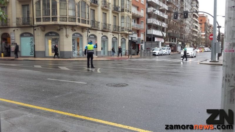 Avería en los semáforos del centro de la ciudad obligan a la regulación del tráfico por la Policía Municipal