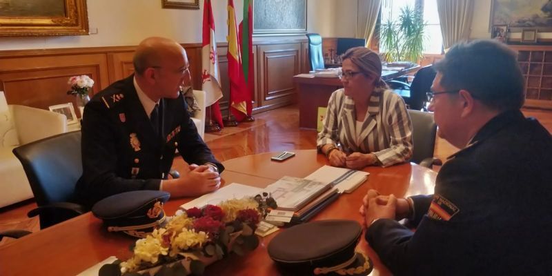 Recepción en la DIputación Provincial del nuevo Jefe superior de Policía de Castilla y León el zamorano Juan José Campesino