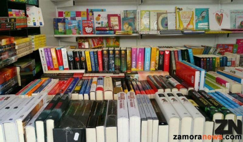 Día del Libro: leer 6 minutos sin distracciones ayuda a reducir el estrés en un 68%, la lectura una cuestión de salud
