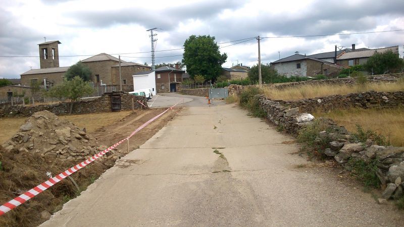 La Diputación ejecuta obras de mejora en el camino de Entrepeñas a la ZA-P-2641