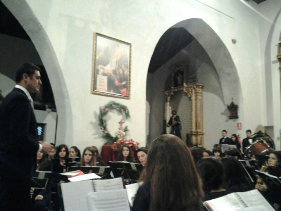 Actuación solidaria de la Banda del Maestro Lupi.