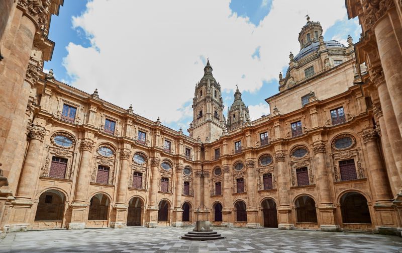 La Pontificia creará un ecosistema de aulas híbridas para garantizar la docencia presencial segura y su seguimiento virtual en directo