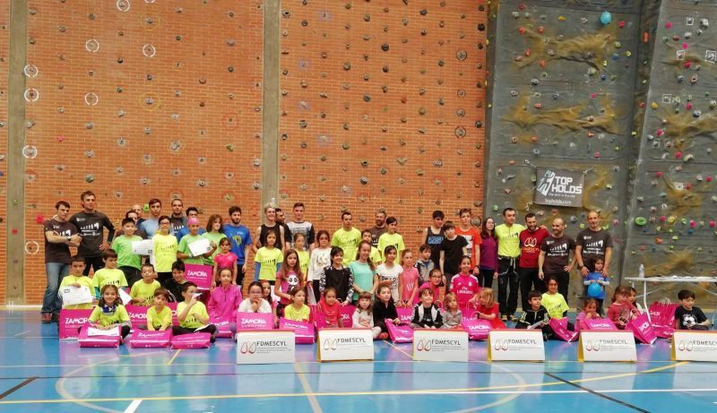 El jueves la Federación de Montaña Escalada y Senderismo junto con el Grupo de Montaña Cimas se promocionan de forma solidaria en la Ciudad Deportiva