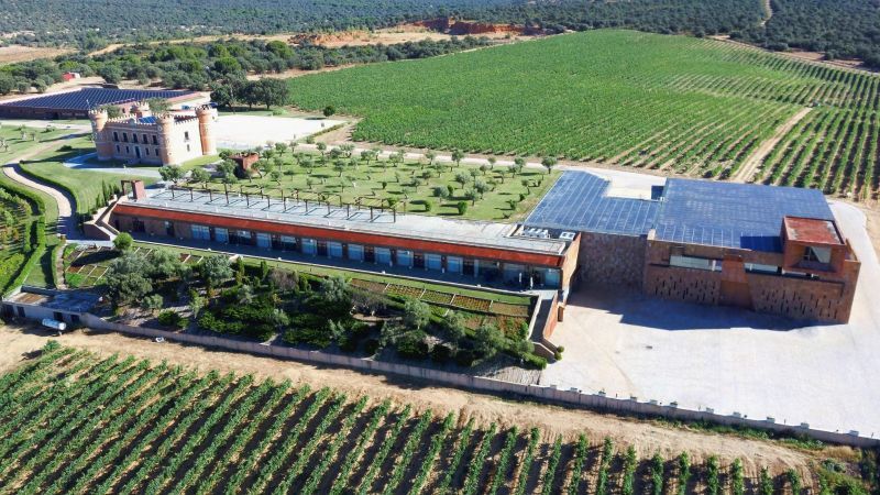 La Eno-tienda de Monte la Reina sorprende a los visitantes con una oferta diferente y original