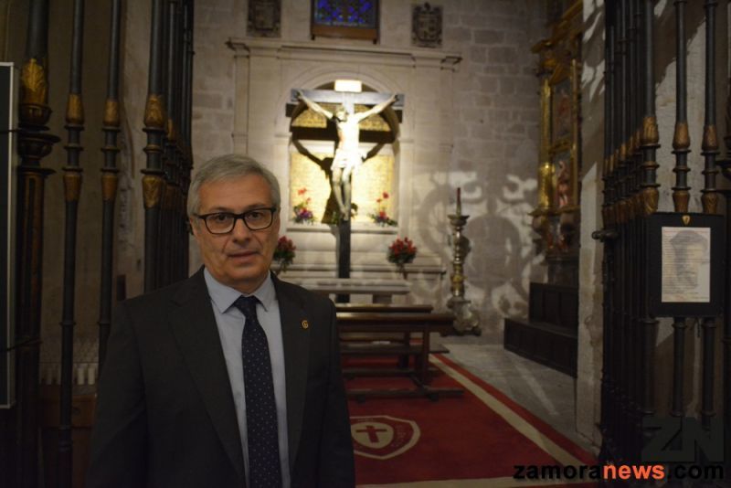 El Cristo de las Injurias tiene autor reconocido y constatado por por Luis Vasallo Toranzo, el autor es Diego de Siloé