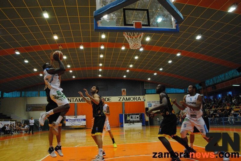 EL CB Zamora pierde en su debut en LEB Plata contra Xuven Cambados 72/94