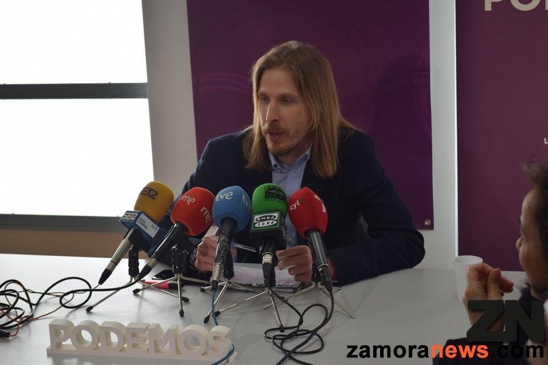 Pablo Fernández denuncia que la consejería de Educación de Castilla y León externalice las PCR a alumnos y profesores