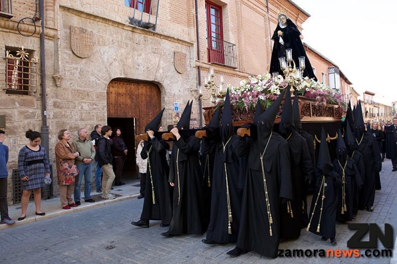 Toro cierra el sábado Santo con la procesión de las Damas de la Soledad