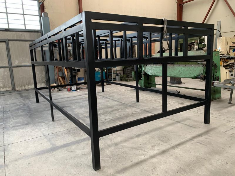 La nueva estructura de la mesa de las Tres Marías ya en la Panera para su acondicionamiento final