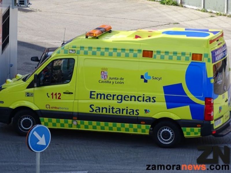 Tres personas heridas en un accidente en Robleda