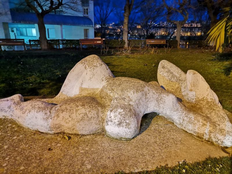"La dama al sol" necesita una limpieza