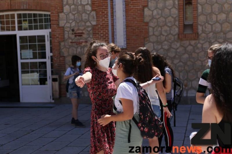 Satisfacción y alegría al finalizar la EBAU de las mascarillas